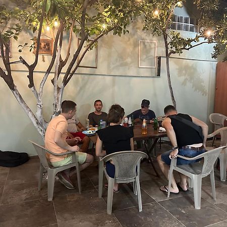 Tirana Lemon Breeze Hostel מראה חיצוני תמונה
