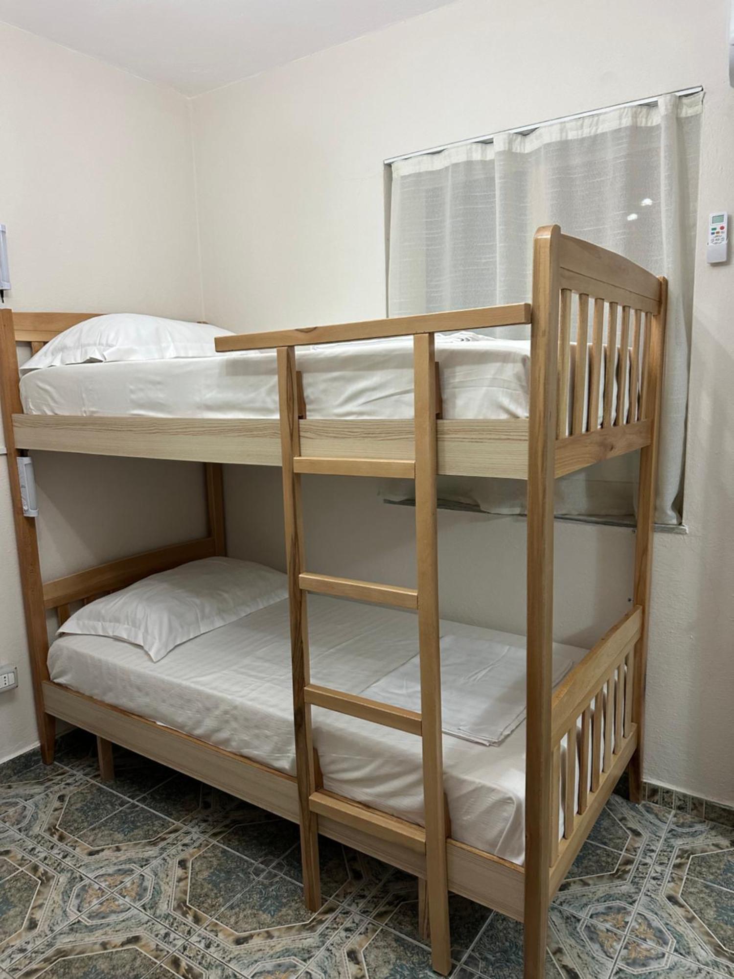 Tirana Lemon Breeze Hostel מראה חיצוני תמונה