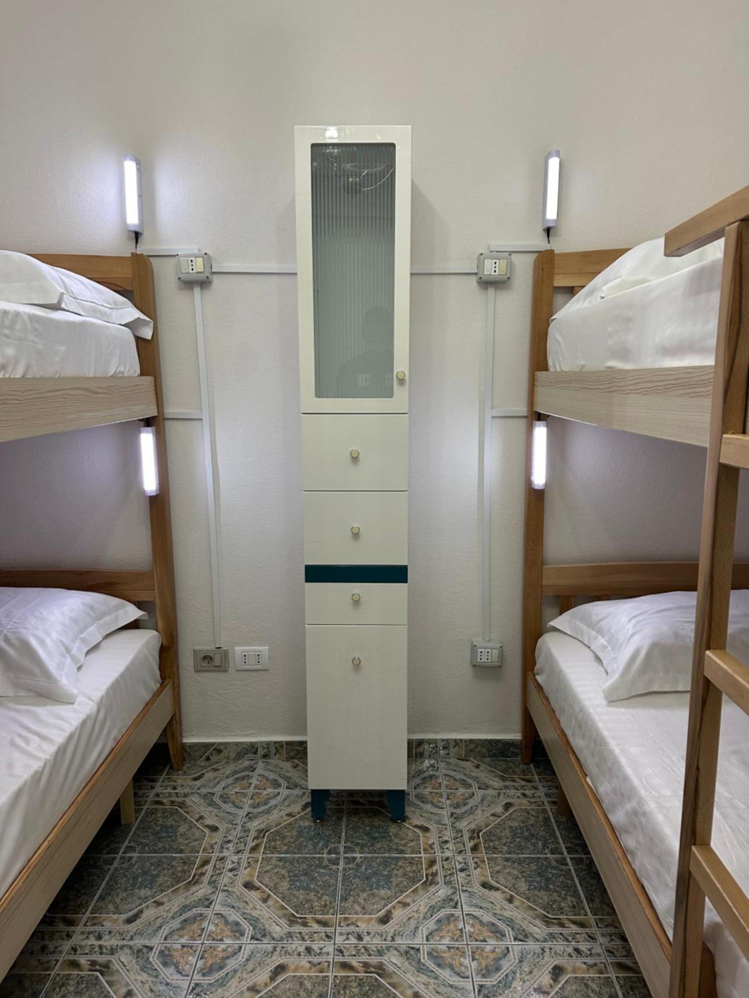 Tirana Lemon Breeze Hostel מראה חיצוני תמונה