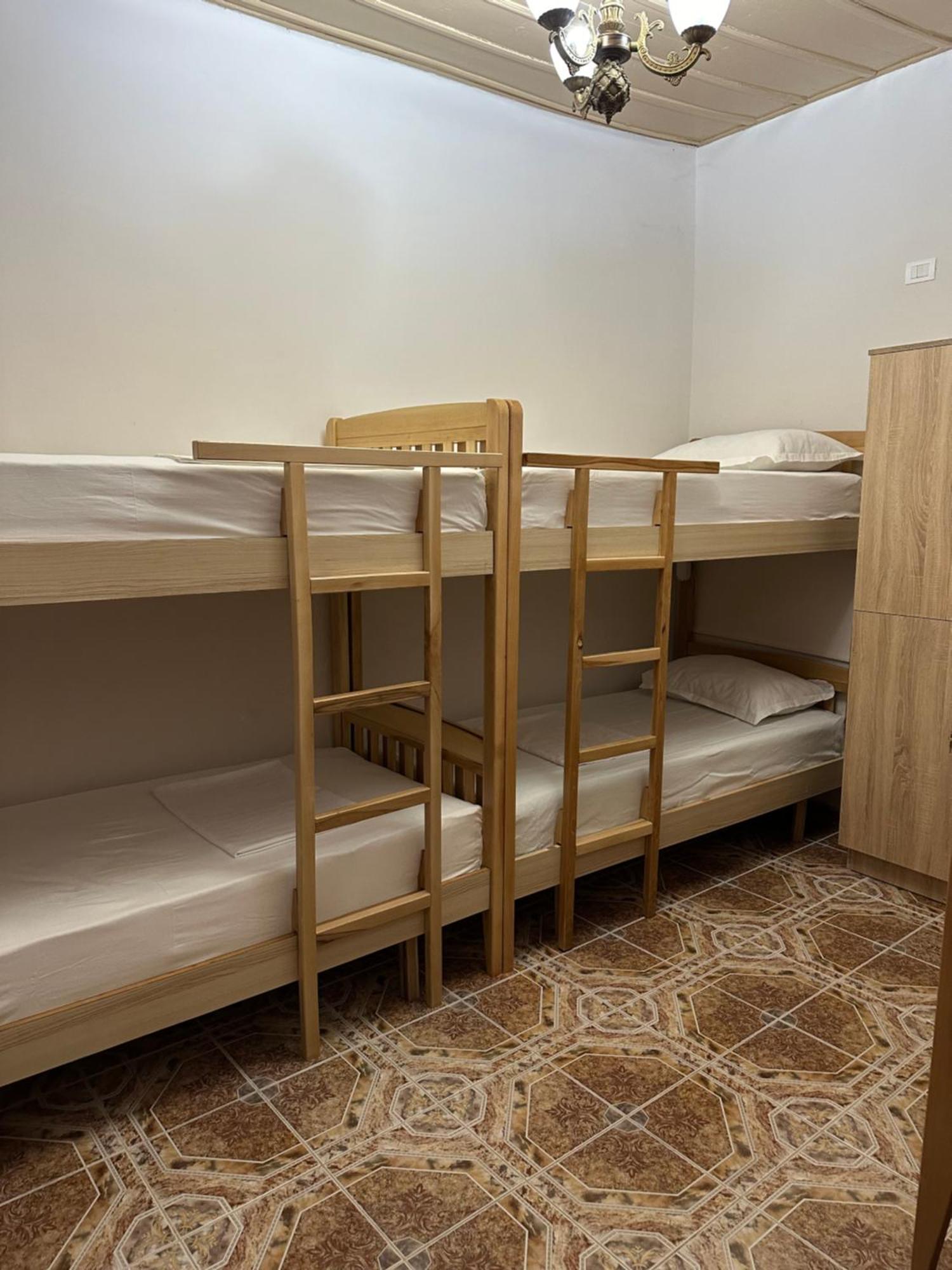 Tirana Lemon Breeze Hostel מראה חיצוני תמונה