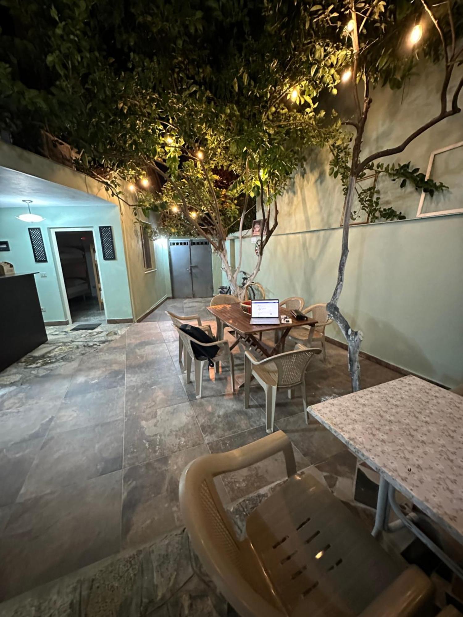 Tirana Lemon Breeze Hostel מראה חיצוני תמונה