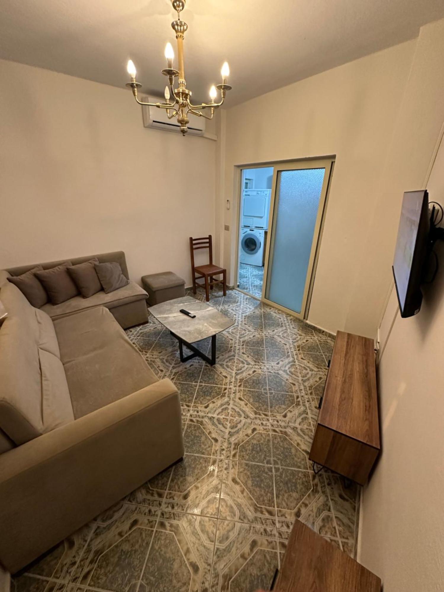 Tirana Lemon Breeze Hostel מראה חיצוני תמונה