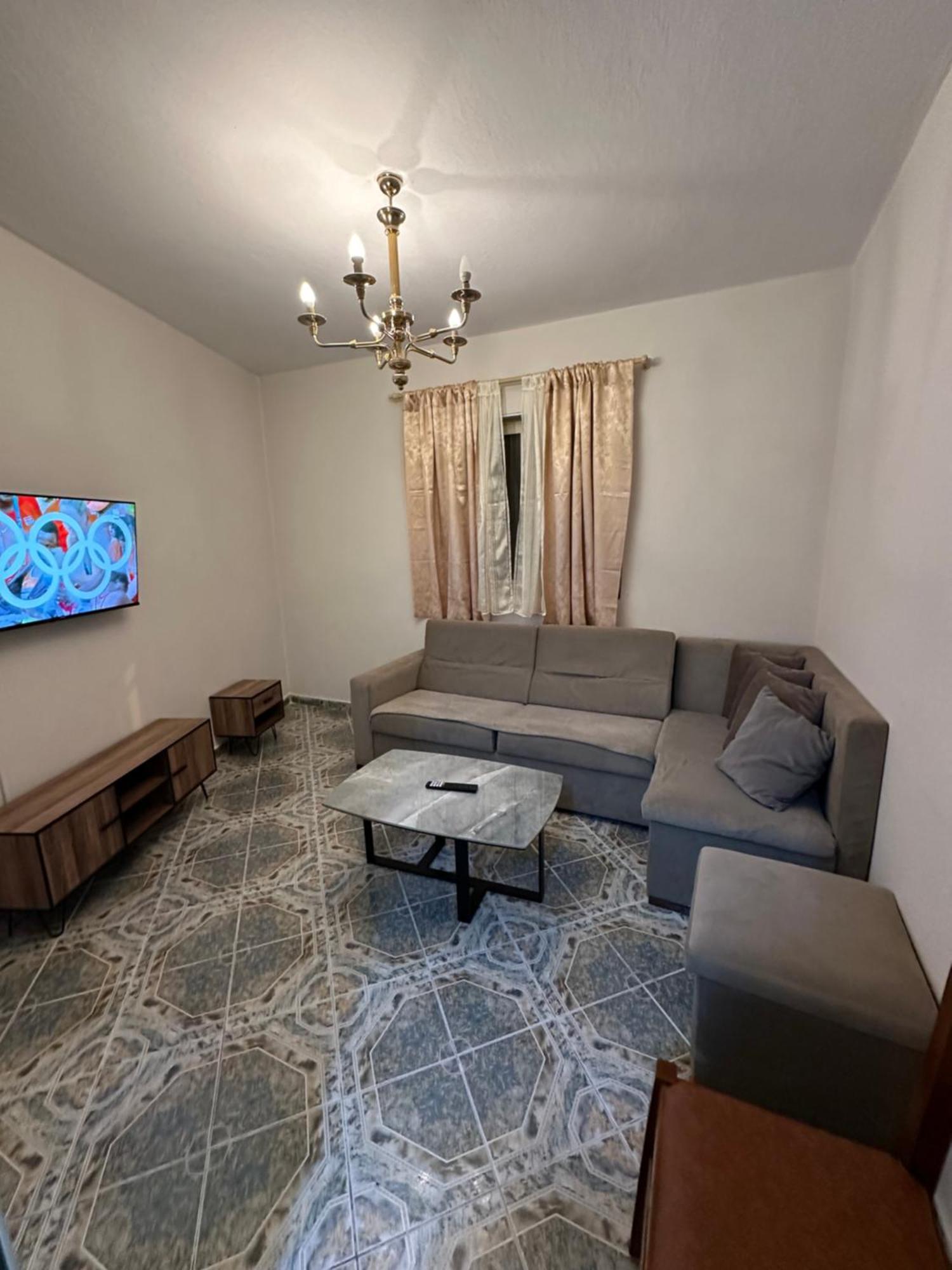 Tirana Lemon Breeze Hostel מראה חיצוני תמונה