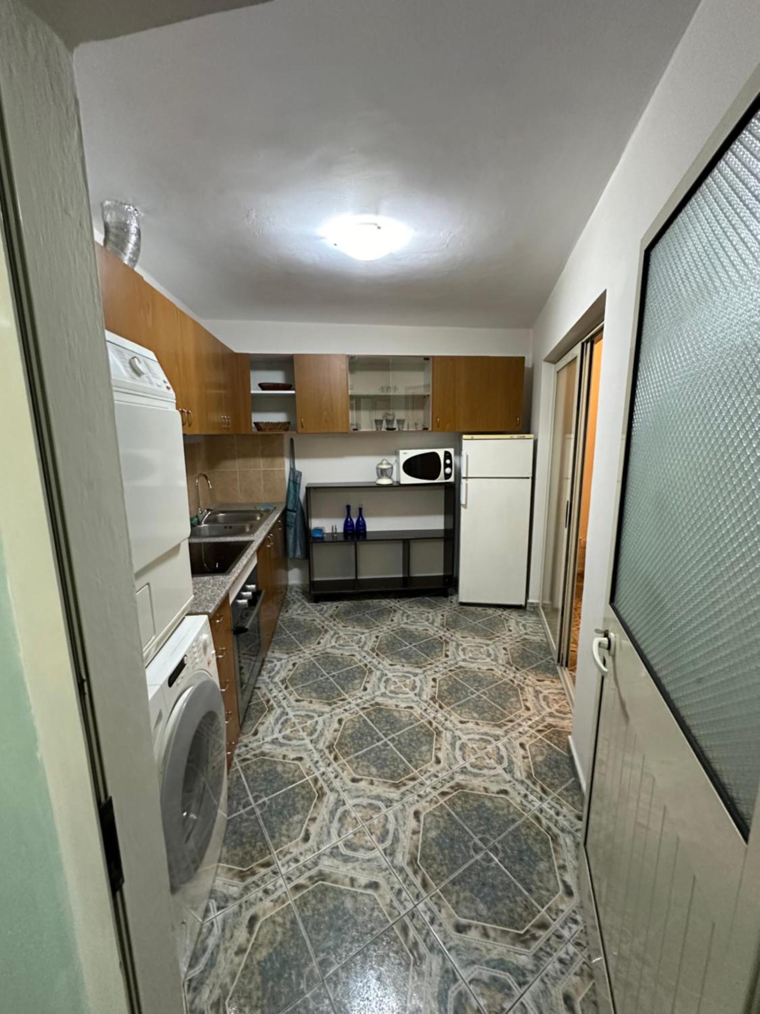 Tirana Lemon Breeze Hostel מראה חיצוני תמונה