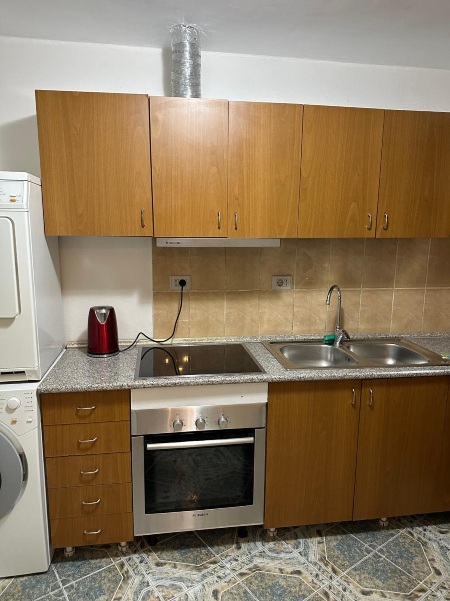 Tirana Lemon Breeze Hostel מראה חיצוני תמונה