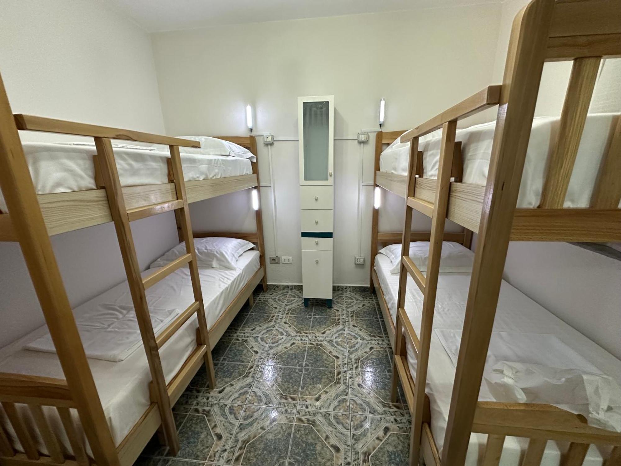 Tirana Lemon Breeze Hostel מראה חיצוני תמונה