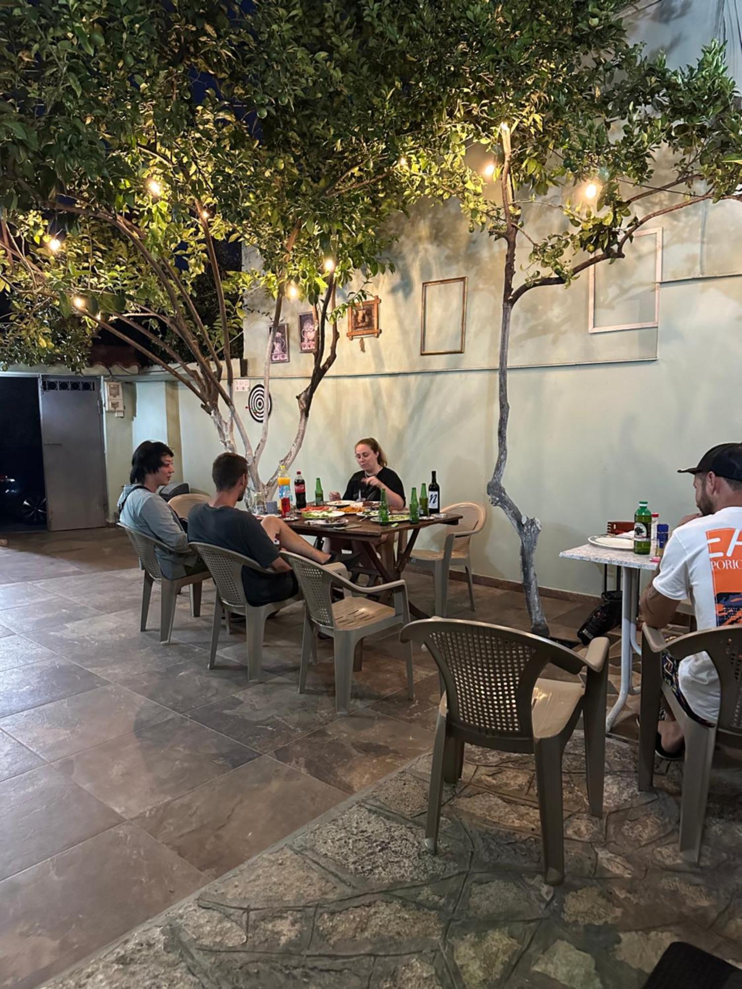 Tirana Lemon Breeze Hostel מראה חיצוני תמונה