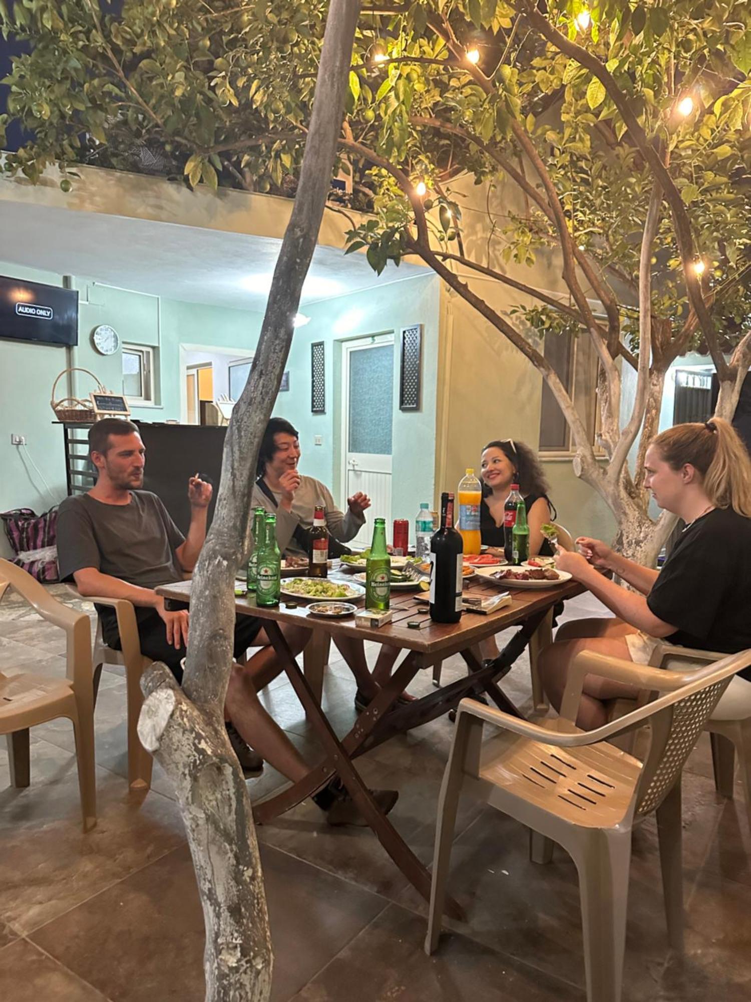 Tirana Lemon Breeze Hostel מראה חיצוני תמונה