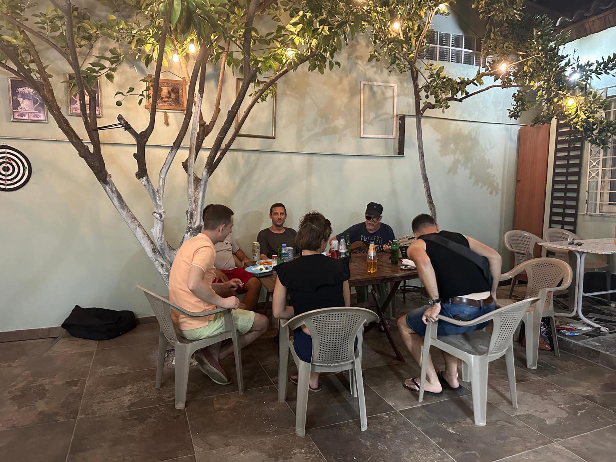 Tirana Lemon Breeze Hostel מראה חיצוני תמונה